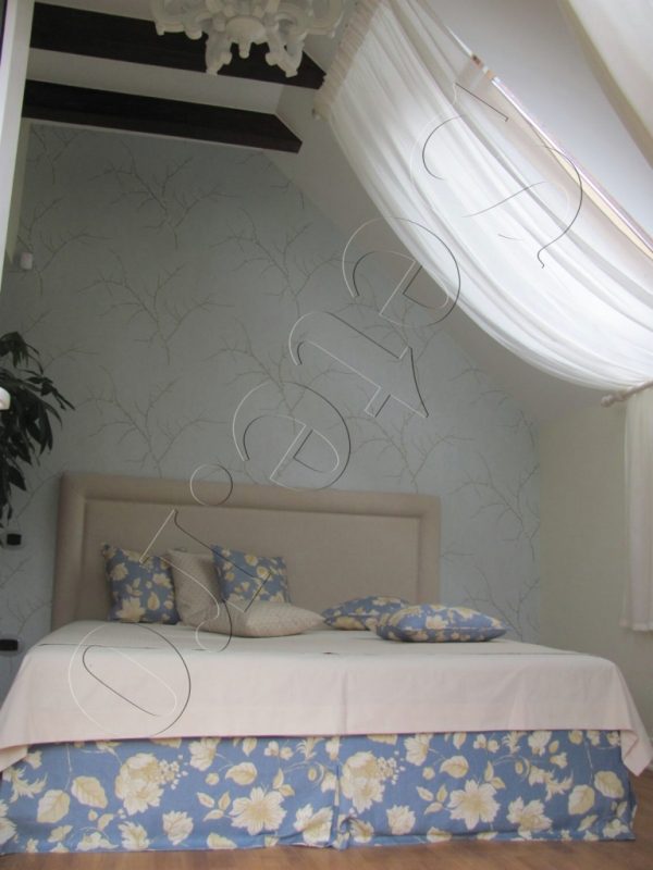 Dormitorul de la mansarda la casa din Brasov